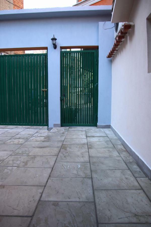 Eden hostel Tirana Exterior foto